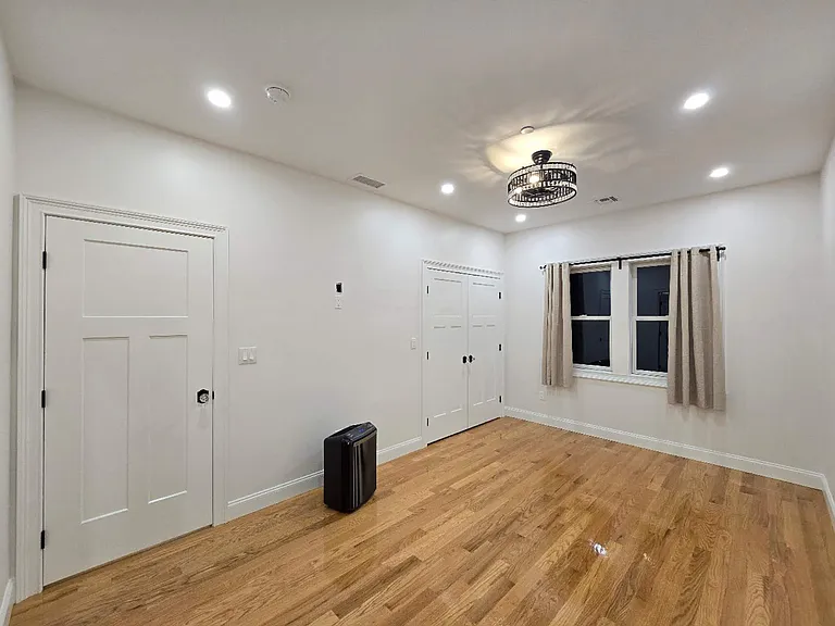 38 Markham Pl #1 — Photo 9