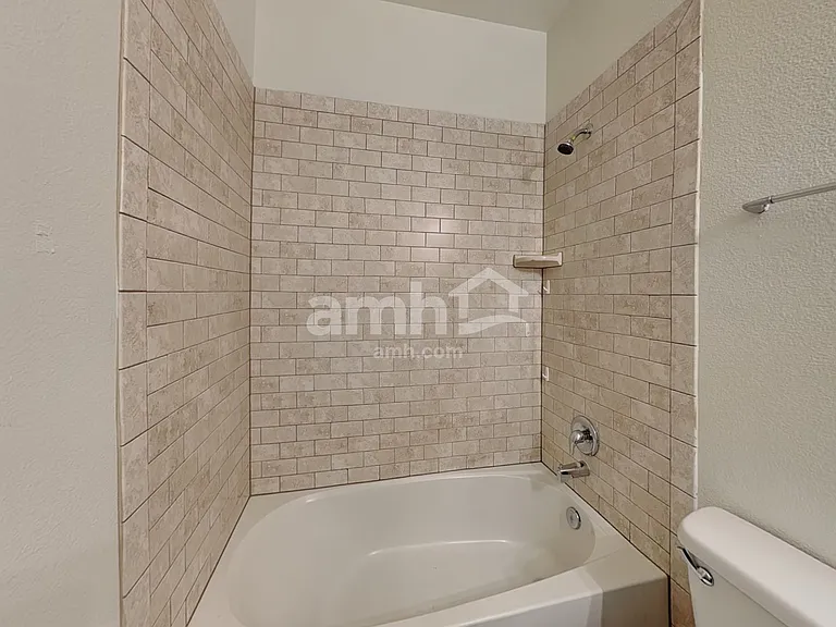 1000 Churchill Dr — Photo 15