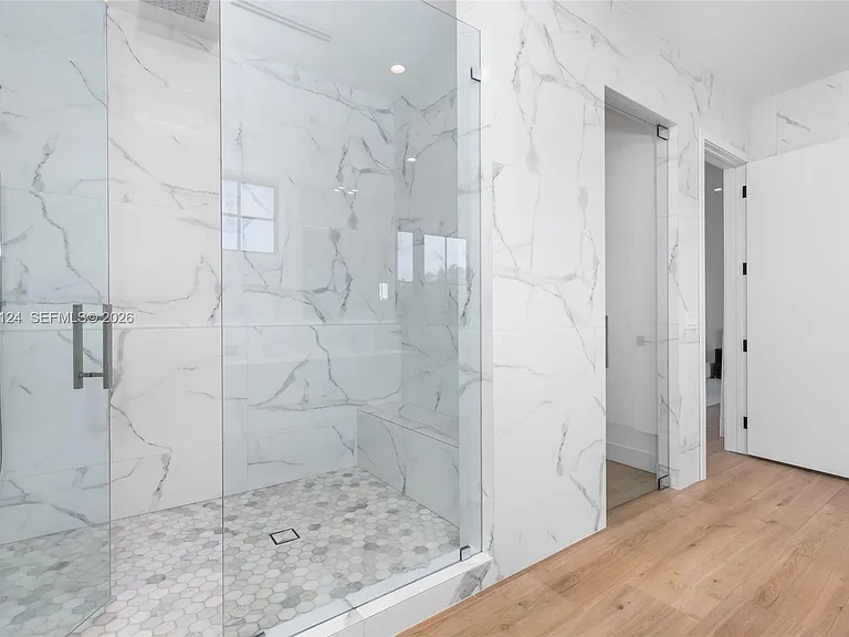 895 NE 76th St — Photo 56