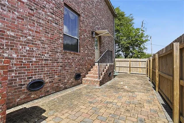 575 Wilkinson St — Photo 16