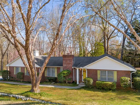 98 Mountain View Dr, Walhalla, SC 29691