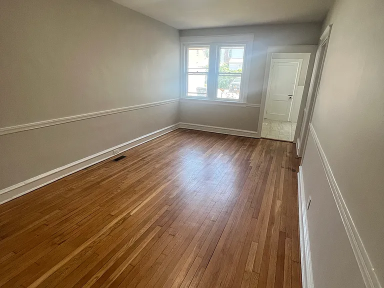903 W 21st St #A — Photo 5