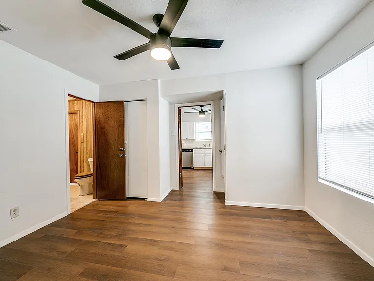 2509 Valwood Pkwy #2 — Photo 5