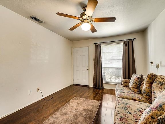 5th image of 547 Sun Valley Dr