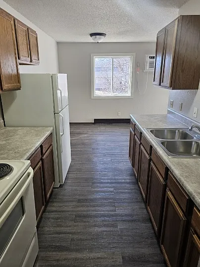 Heron Lake Apartments - 2 — Photo 1