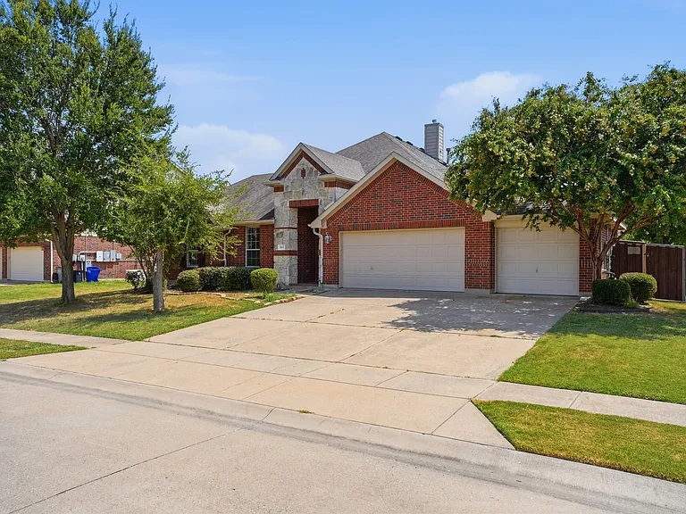 3011 Clear Springs Dr — Photo 40