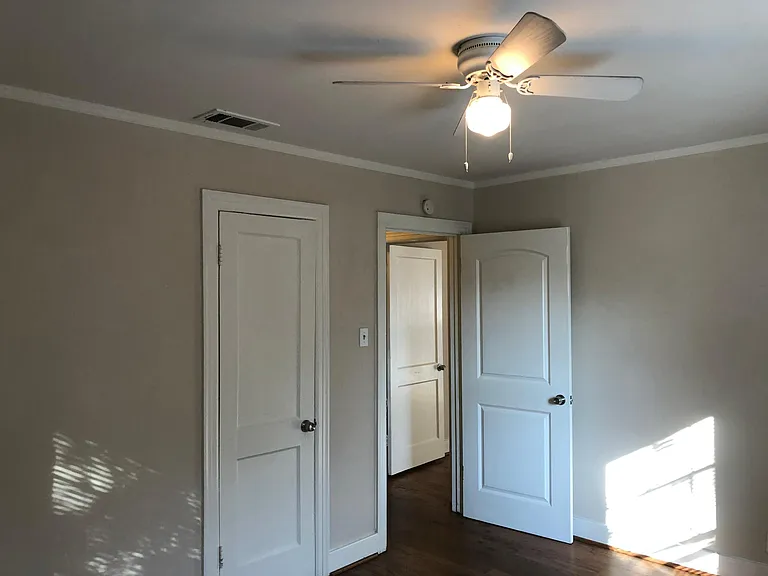 4431 Somerville Ave — Photo 9