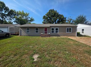 17 Westwood Dr, Cahokia, IL 62206