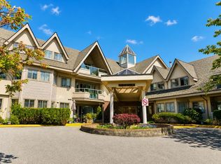 19241 Ford Rd #202, Pitt Meadows, BC V3Y2N4