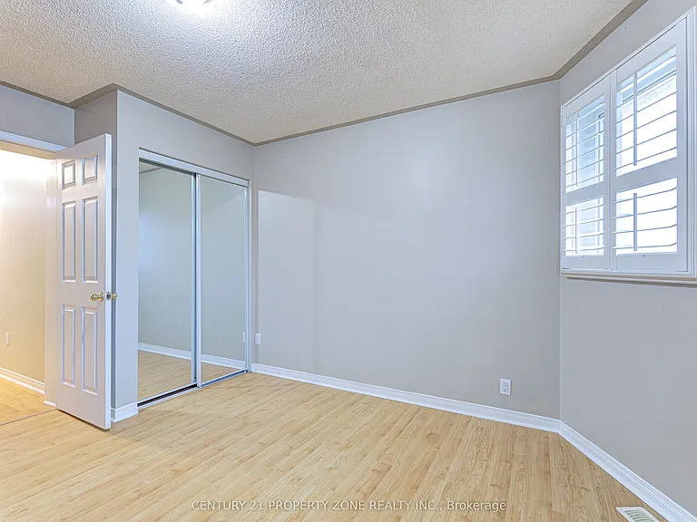 4 Compton Ct — Photo 31