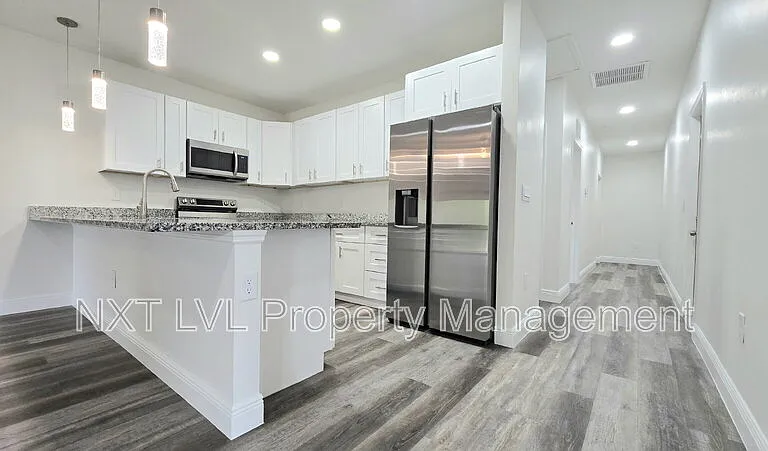 5050 Jones Dr — Photo 3