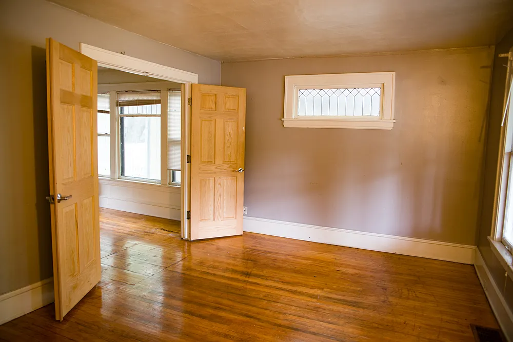 5 bed, $2,500 — Photo 2