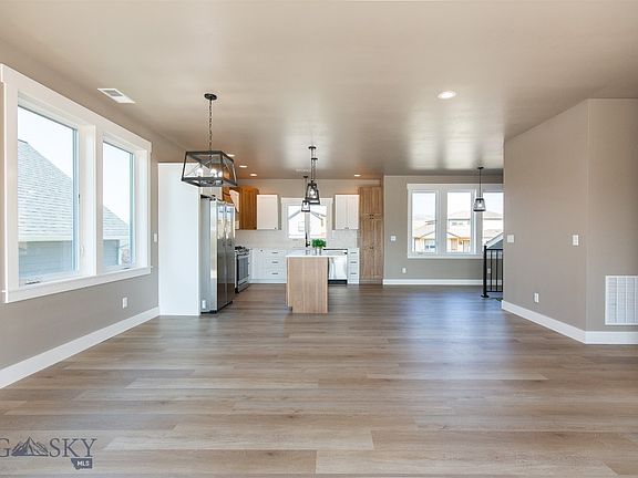4th image of 1216 Sweetgrass Ln