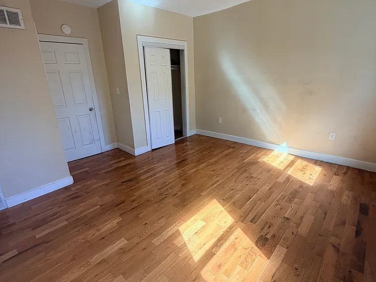 564 Howard Ave #2L — Photo 6