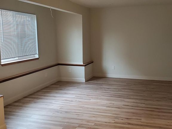 4th image of 2834 Atwell Ave