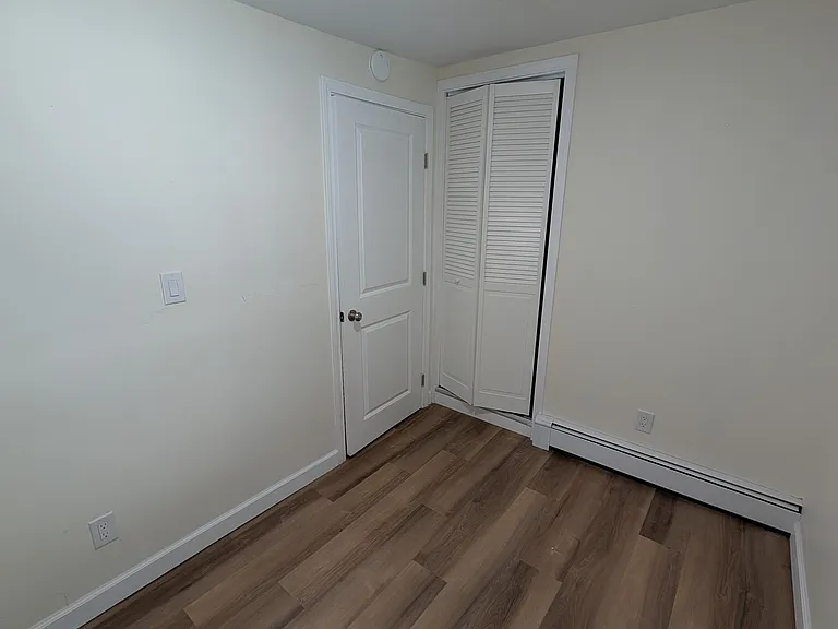 31-33 Glen St #31 — Photo 12