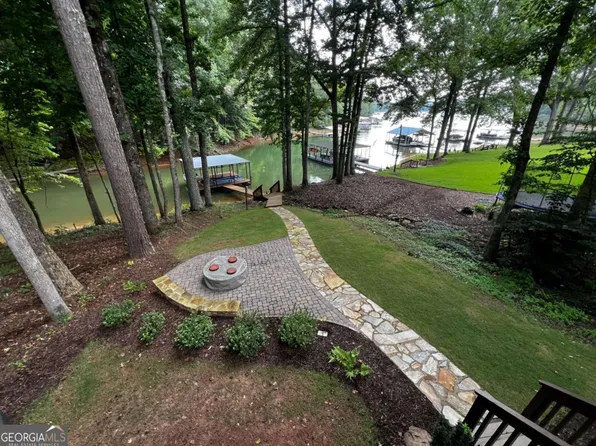 346 Indian Cove Dr, Dawsonville, GA 30534