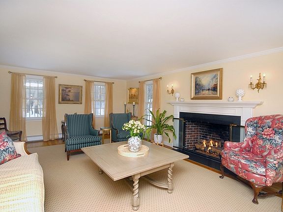 5th image of 316 Lindsay Pond Rd