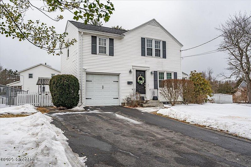 4th image of 127 Elsmere Avenue
