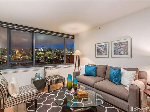 5th image of 250 King St Unit 710