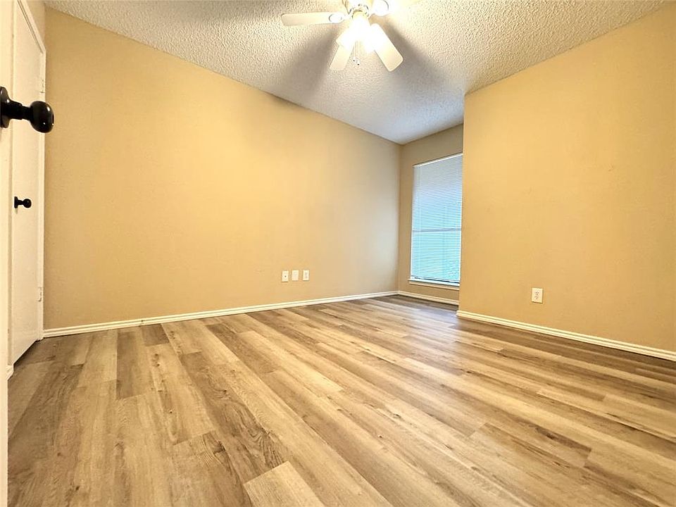 1st image of 921 Baxter Dr #921