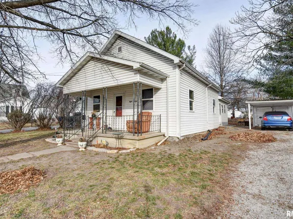 819 E Adams St, Taylorville, IL 62568