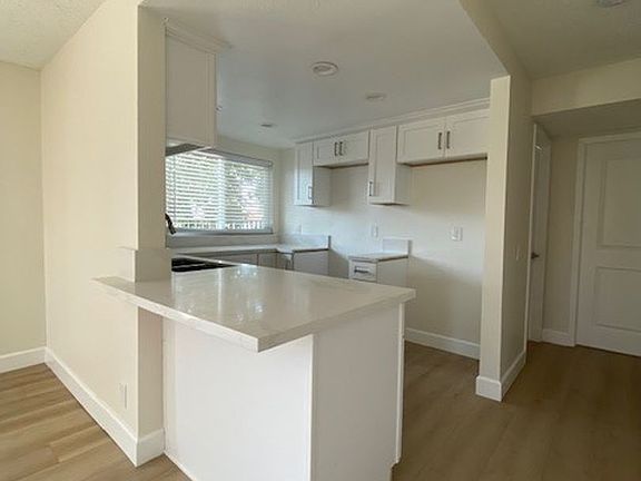 5th image of 6001 Fullerton Ave APT 6