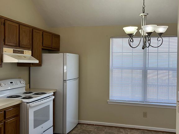3rd image of 108 Mallard Dr