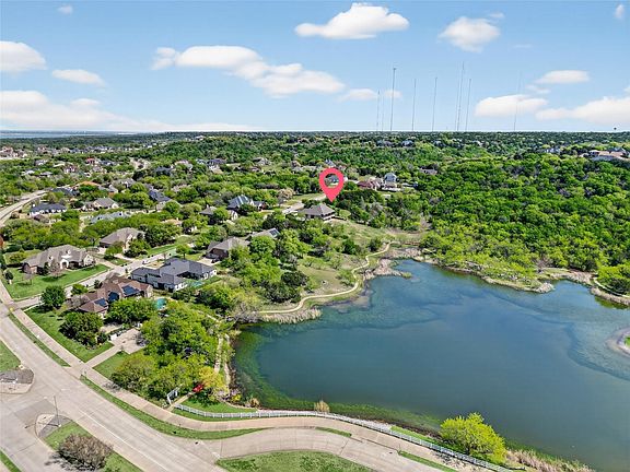 4th image of 2732 Wood Lake Dr