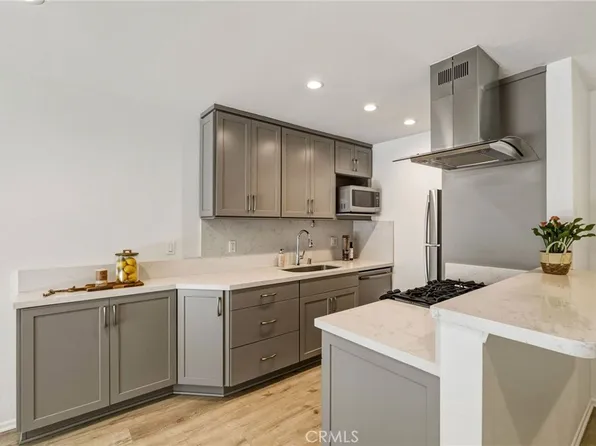 2411 Prospect Ave APT 122, Hermosa Beach, CA 90254