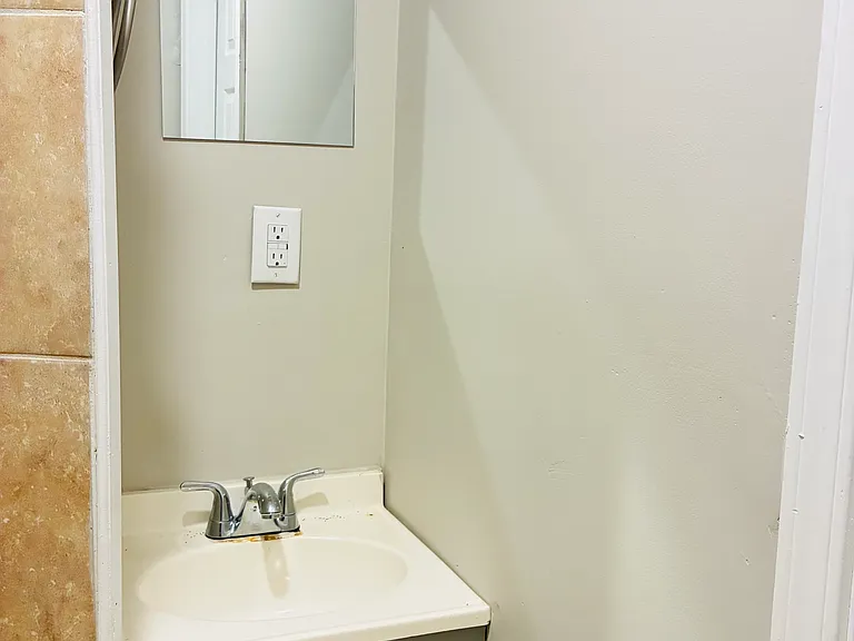 611 Buffalo St — Photo 14