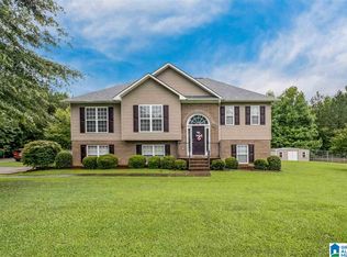 440 Wooden Trace Cir, Springville, AL 35146