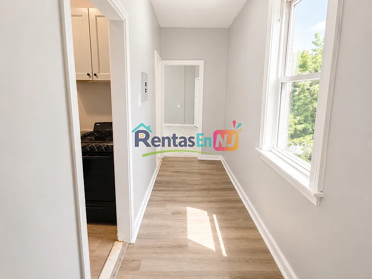 233 Littleton Ave #11A — Photo 2