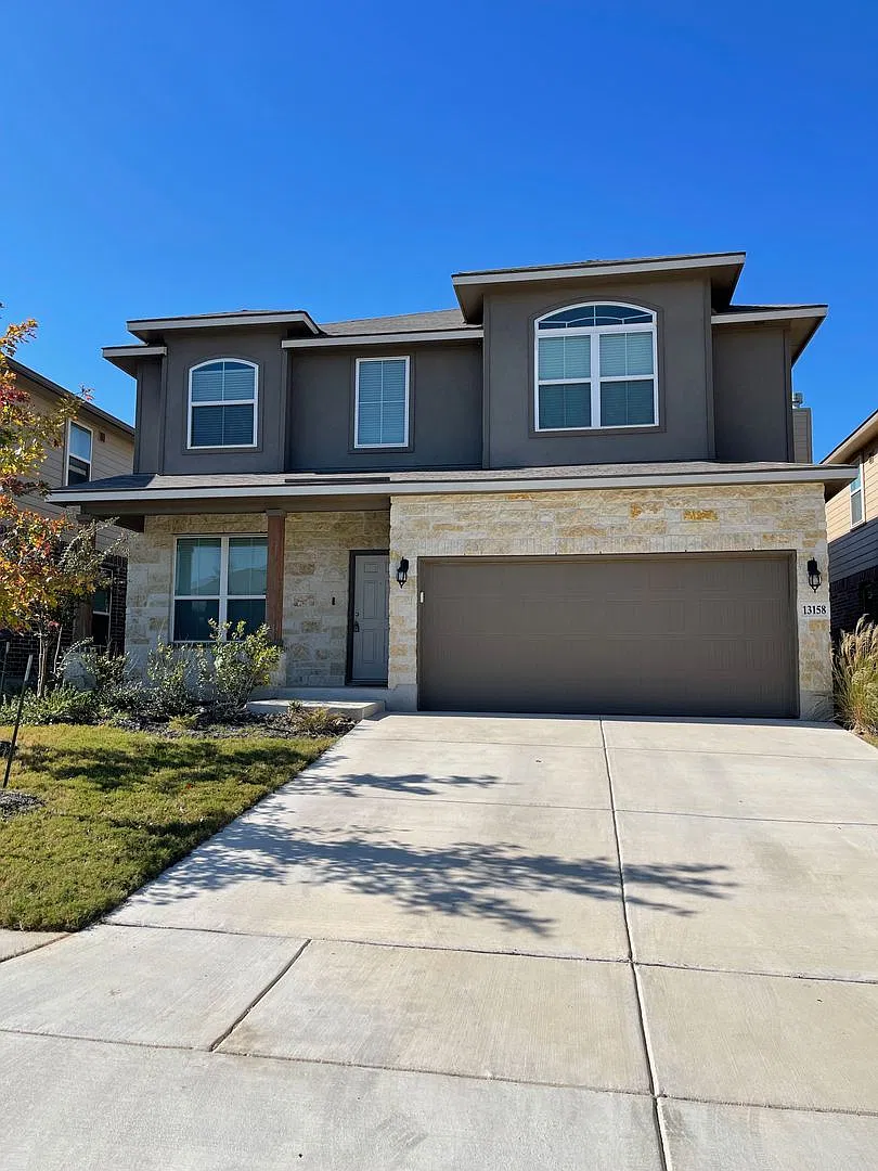 Home for rent in highly desirable Alamo Ranch! — Photo 1