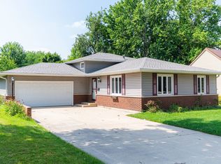 1721 N 1st St, Dekalb, IL 60115