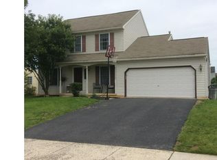 267 Longleaf Dr, Blandon, PA 19510