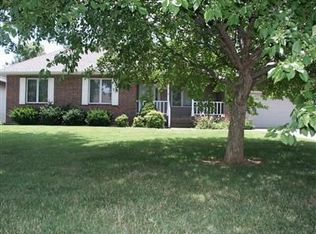 3720 W Kingsley St, Springfield, MO 65807