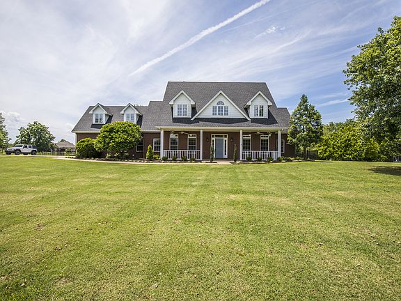 3rd image of 633 White Bluff Dr