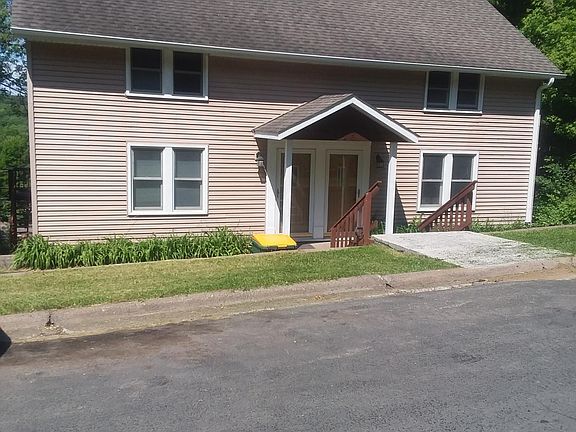 2nd image of 425 N Adams St #B