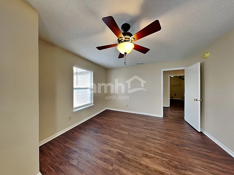1221 Redwood Dr — Photo 27