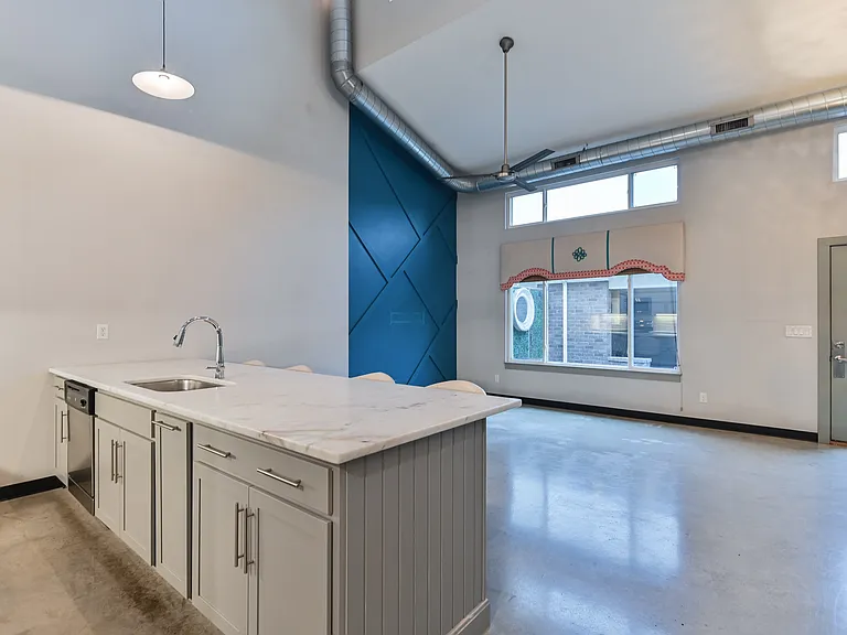 703 Lyndon Ln — Photo 8