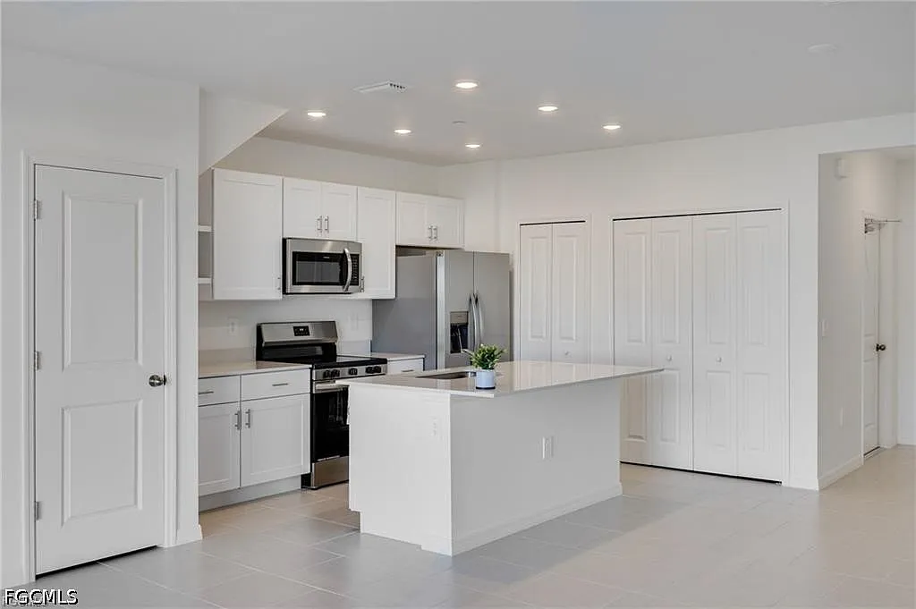 3 bed, 2.5 bath, 1378 sqft, $1,700 — Photo 4