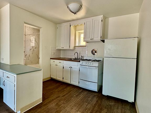 3rd image of 2456 S York St APT 2