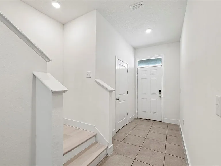 2878 Suncoast Plains Dr — Photo 18