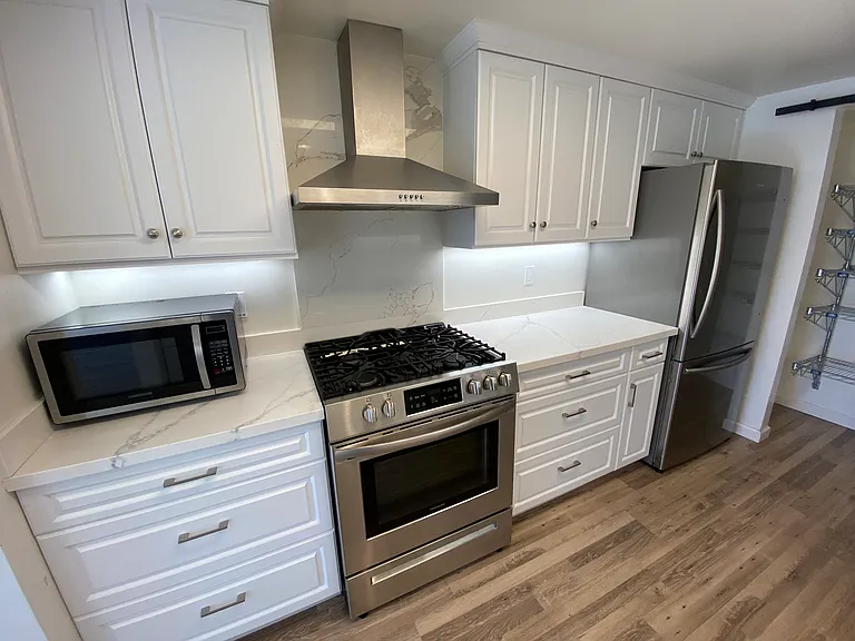 1016 Poplar Dr — Photo 8