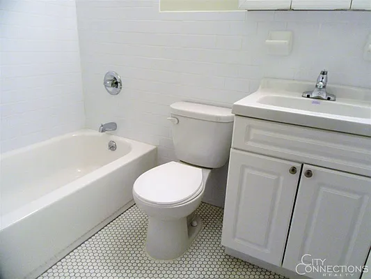 Rented by City Connections Realty | media 28