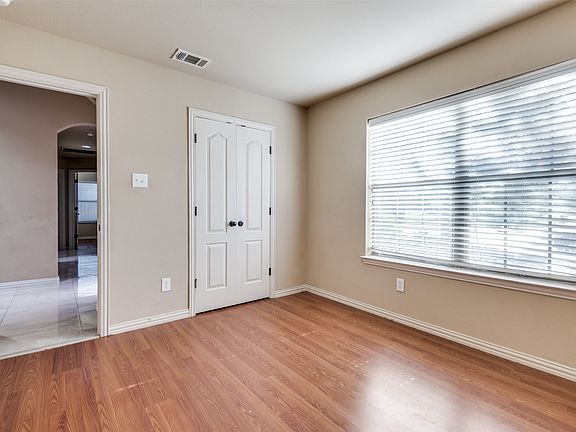 5th image of 1615 Ridgemar Dr