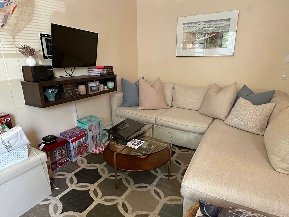 2nd image of 5 Peterborough St Suite 6