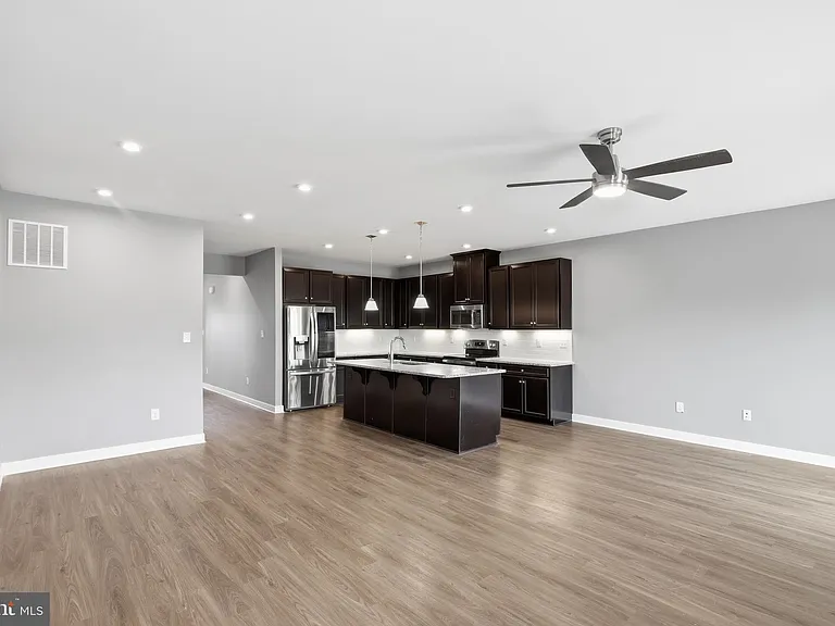 529 Swansea Dr — Photo 6