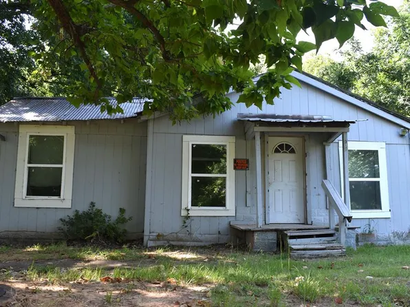 708 Larry St, Palestine, TX 75803